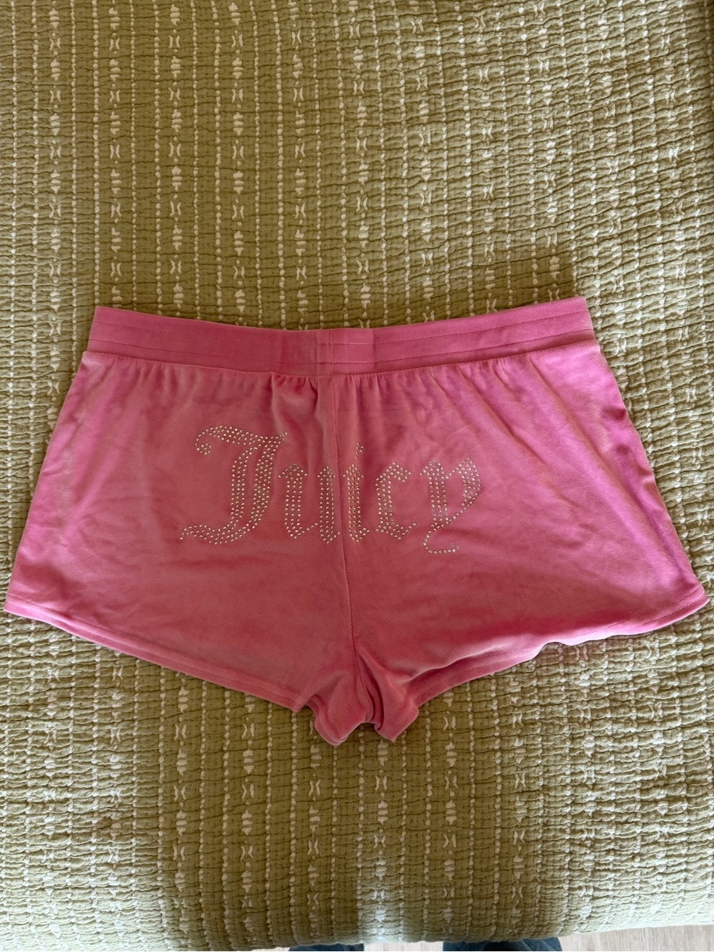 Juicy Couture Velour shorts set - Picture 3 of 5